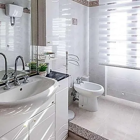 Welcomely - Boutique House